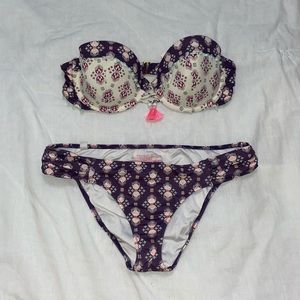 Victoria’s Secret purple and white bikini size 34C top in size small bottoms